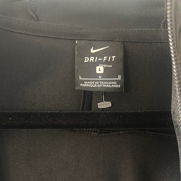 Nike Black and White Windbreaker Jacket - Picture 3 of 5